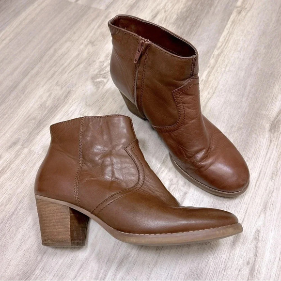 Women’s Crown Vintage Leather Western Short Boot / Warm Brown Leather / Size 8.5 - Picture 3 of 16
